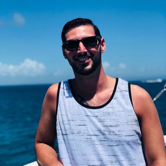 Meet your Posher, Derick - Picture 1 of 1